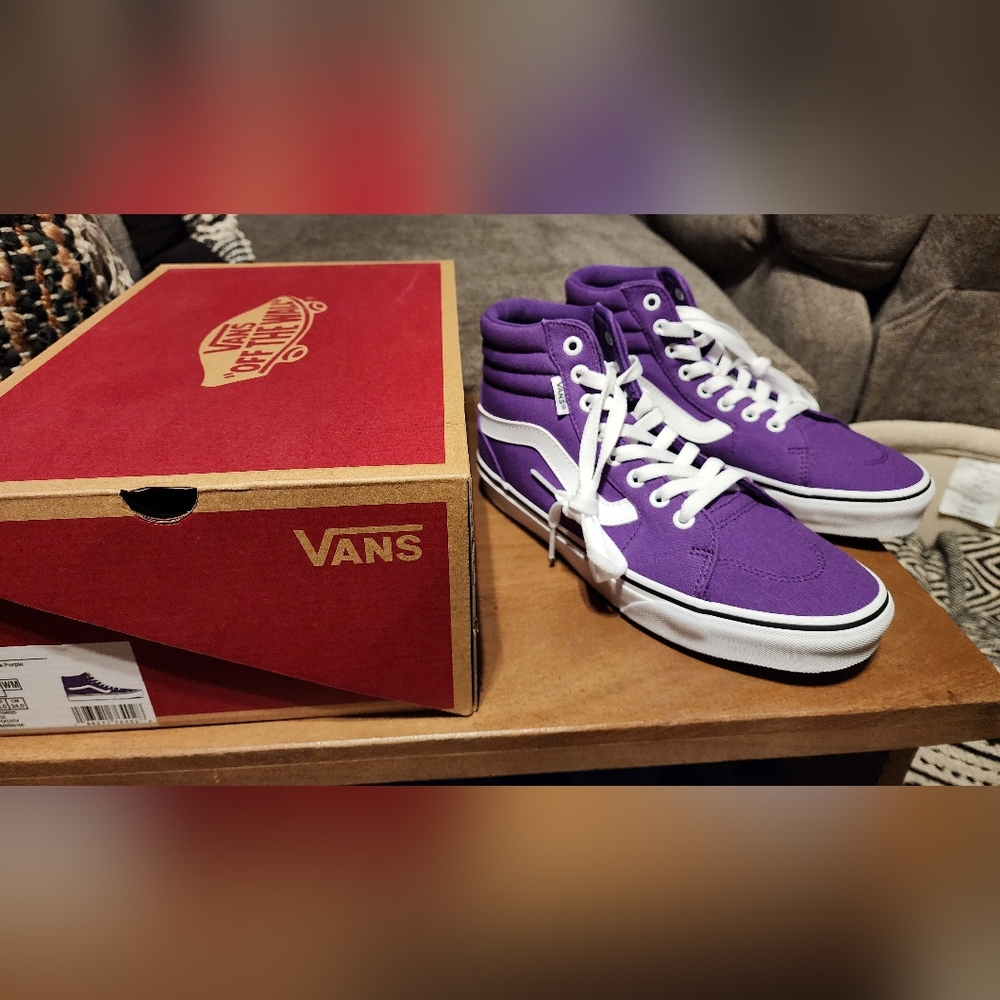 Brand New Vans Womens Purple High-Top Sneakers Size 7.5